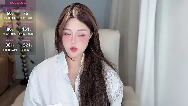 Strawberrybabyy1 online show from 12-05-24, 04:01