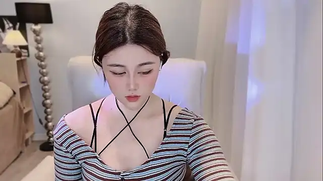 Strawberrybabyy1 online show from 12-23-24, 06:58