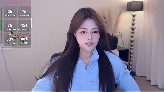 Strawberrybabyy1 online show from 10-11-25, 03:21