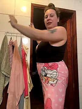 Snapshot of Yanacool007 chatting on 12-04-25, 09:34 Yanacool007 online show from 12-04-25, 09:34