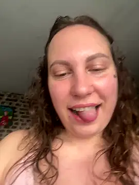 Snapshot of Yanacool007 chatting on 12-19-25, 09:38 Yanacool007 online show from 12-19-25, 09:38