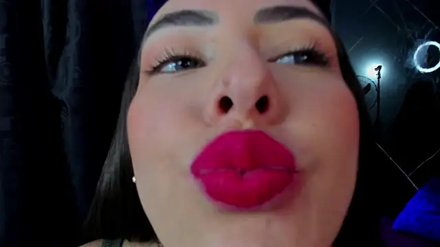 Vennus gir online show from 11-11-25, 08:53