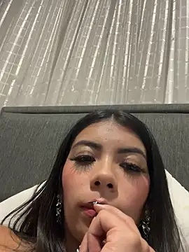 NattGomez online show from 01-05-25, 04:25