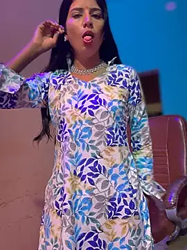 Snapshot of DiyAsingHh chatting on 01-02-25, 02:11 DiyAsingHh online show from 01-02-25, 02:11