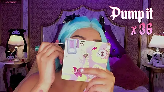 SoffiQueen online show from 04-17-26, 03:26