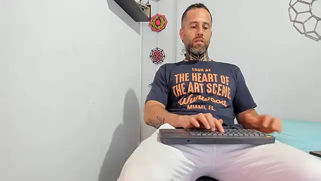 Antoniohot2024 online show from 03-06-25, 06:37