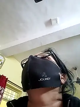 Snapshot of heenage chatting on 01-12-25, 04:21 heenage online show from 01-12-25, 04:21