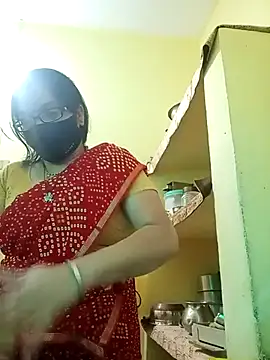 Snapshot of heenage chatting on 03-05-25, 06:23 heenage online show from 03-05-25, 06:23