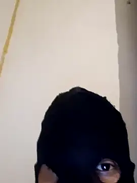 Skinnyben10 online show from 01-17-25, 08:22