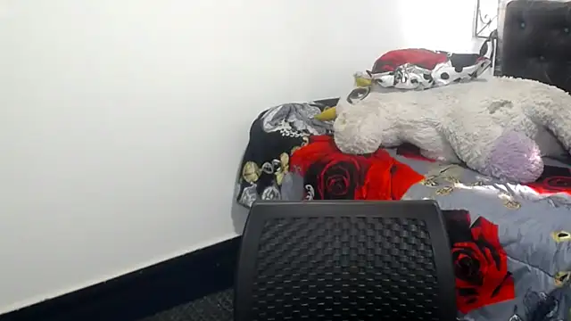 Snapshot of shopyymessyy chatting on 12-19-24, 09:06 shopyymessyy online show from 12-19-24, 09:06