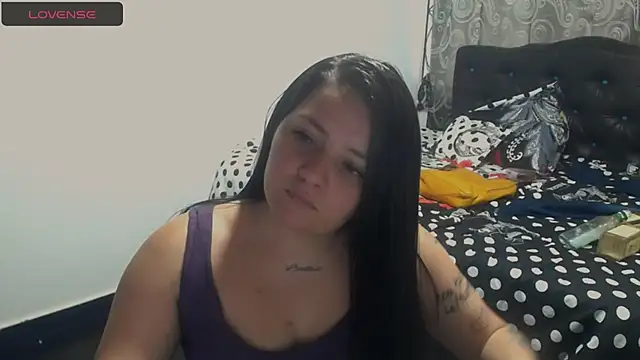 Snapshot of shopyymessyy chatting on 02-17-25, 08:36 shopyymessyy online show from 02-17-25, 08:36