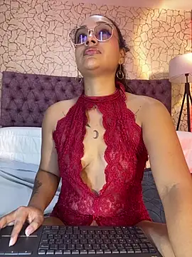 Snapshot of EMILYY_FOXY chatting on 06-19-26, 07:06 EMILYY FOXY online show from 06-19-26, 07:06
