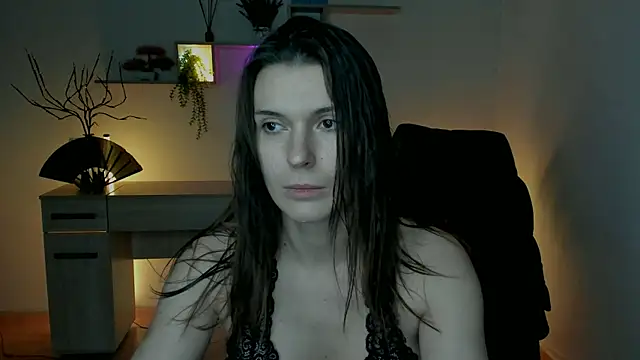 Snapshot of EricaPowers chatting on 12-12-24, 10:34 EricaPowers online show from 12-12-24, 10:34