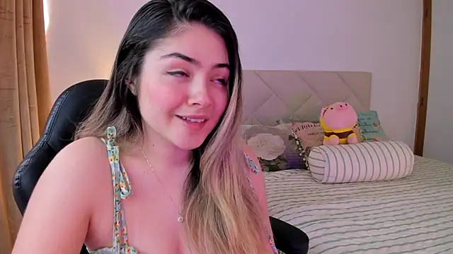 Lau Bee online show from 12-10-24, 03:33