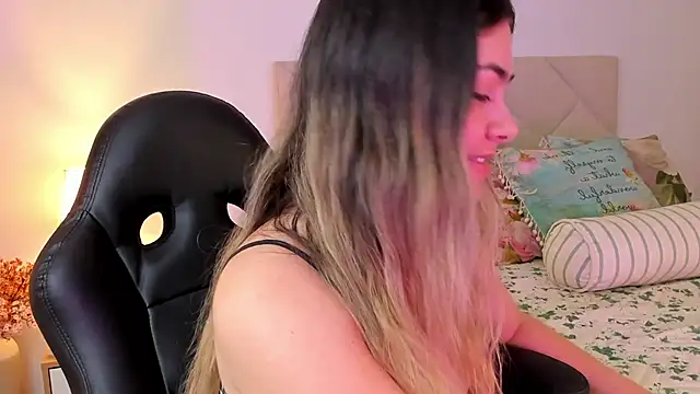 Lau Bee online show from 12-11-24, 06:52