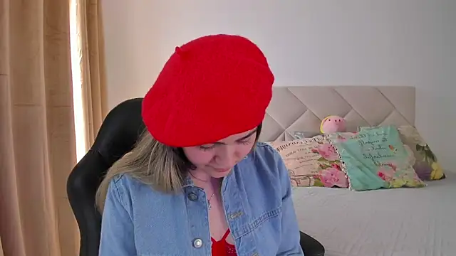 Lau Bee online show from 01-04-25, 03:28