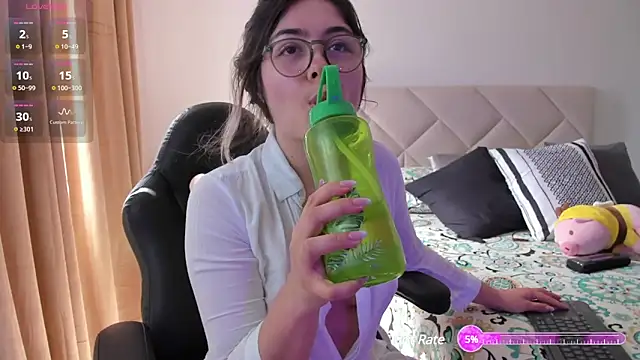 Lau Bee online show from 01-17-25, 02:50