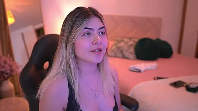 Lau Bee online show from 10-21-25, 05:35