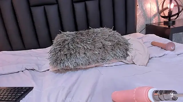 laura smith33 online show from 02-06-25, 05:30