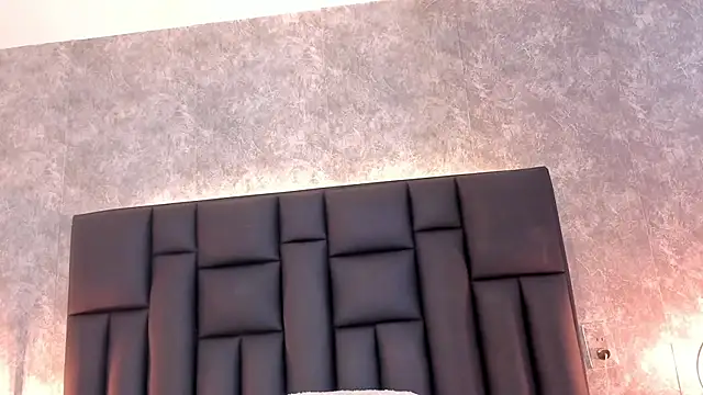 laura smith33 online show from 03-13-25, 02:33