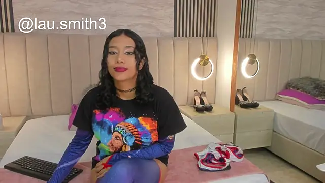 laura smith33 online show from 10-30-25, 02:40