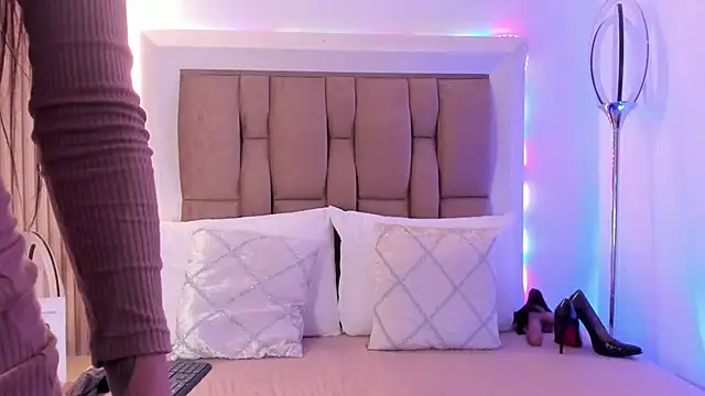 Clarisse28 online show from 11-27-25, 02:13