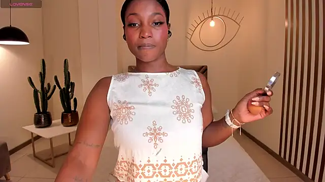 SavannahStorm online show from 11-16-25, 01:17