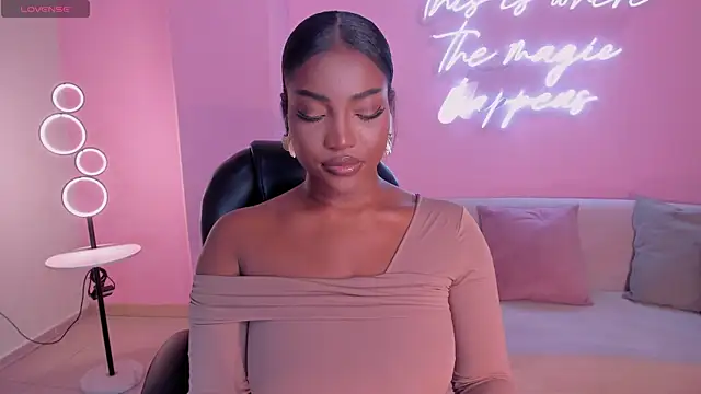 SavannahStorm online show from 04-19-26, 12:04