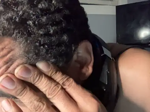 Snapshot of Tjskigh chatting on 02-19-26, 11:01 Tjskigh online show from 02-19-26, 11:01