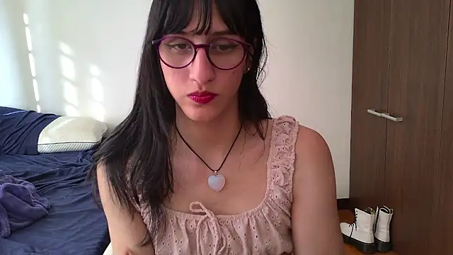 Snapshot of Alice_love29 chatting on 01-22-25, 09:21 Alice love29 online show from 01-22-25, 09:21