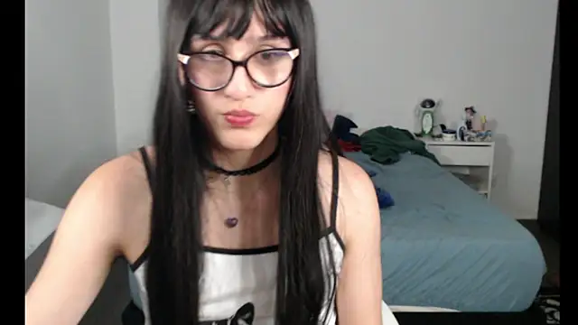 Snapshot of Alice_love29 chatting on 12-16-25, 06:51 Alice love29 online show from 12-16-25, 06:51