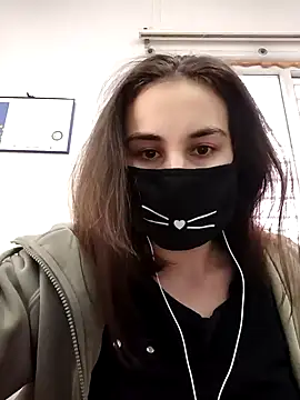 Snapshot of MikaKors chatting on 12-19-24, 10:45 MikaKors online show from 12-19-24, 10:45