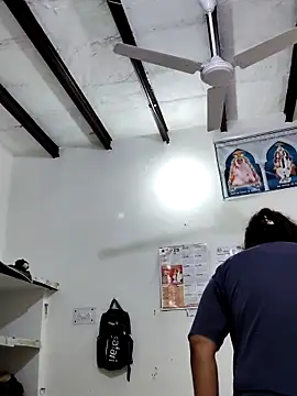 illay love online show from 10-14-25, 04:57