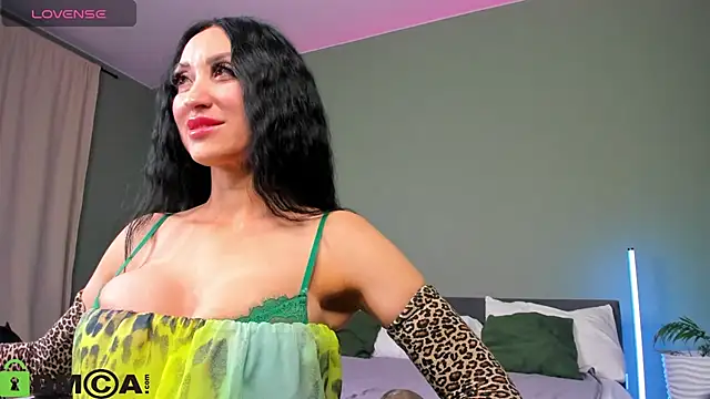 Snapshot of Margaret_Clark_ chatting on 02-26-25, 01:19 Margaret Clark online show from 02-26-25, 01:19