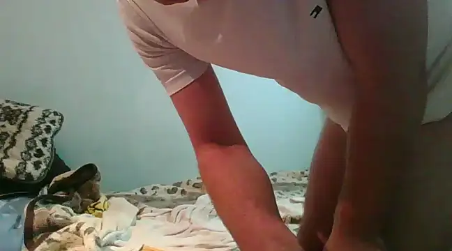 Snapshot of Horny208 chatting on 12-24-24, 07:22 Horny208 online show from 12-24-24, 07:22