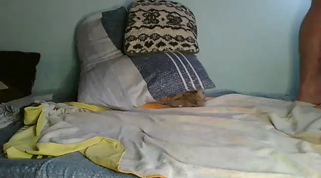 Snapshot of Horny208 chatting on 02-14-25, 08:42 Horny208 online show from 02-14-25, 08:42