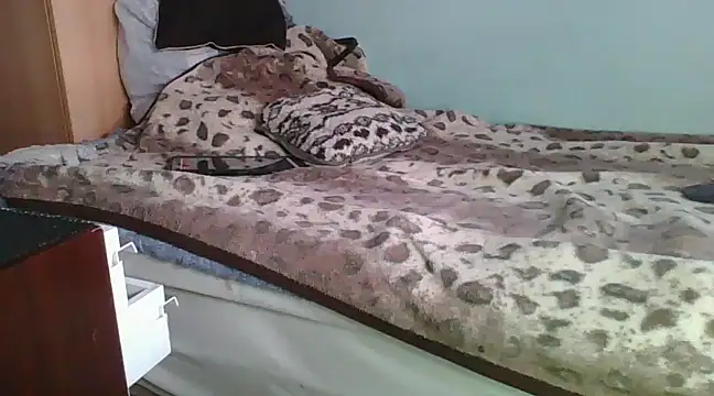 Snapshot of Horny208 chatting on 03-13-25, 11:19 Horny208 online show from 03-13-25, 11:19