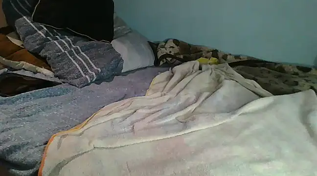 Snapshot of Horny208 chatting on 03-18-25, 11:20 Horny208 online show from 03-18-25, 11:20