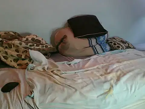 Snapshot of Horny208 chatting on 10-10-25, 02:16 Horny208 online show from 10-10-25, 02:16