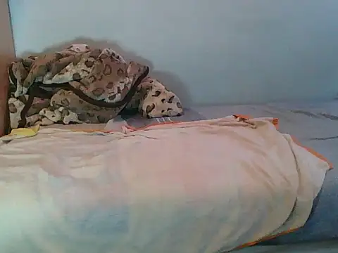 Snapshot of Horny208 chatting on 10-23-25, 02:16 Horny208 online show from 10-23-25, 02:16