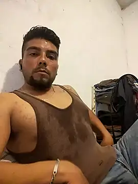 Snapshot of alfredyy55 chatting on 09-21-25, 01:40 alfredyy55 online show from 09-21-25, 01:40
