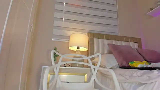 zoe sky  online show from 02-22-25, 05:46