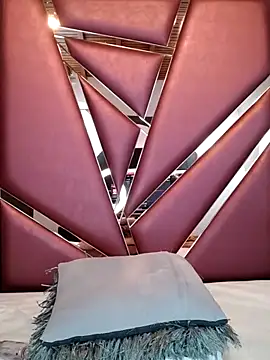 Adel Nesbiit online show from 02-06-25, 10:32