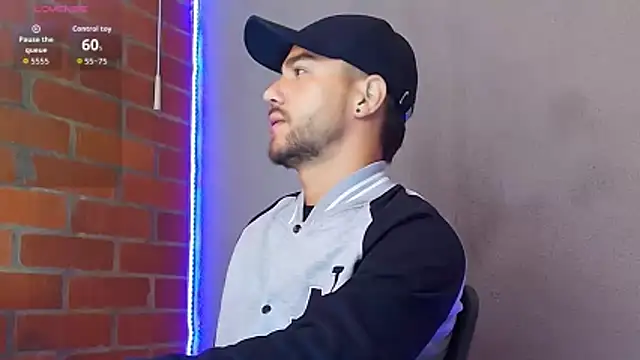 Snapshot of Leandro_valenzuela chatting on 02-19-26, 01:29 Leandro valenzuela online show from 02-19-26, 01:29