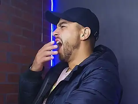 Snapshot of Leandro_valenzuela chatting on 03-05-26, 04:41 Leandro valenzuela online show from 03-05-26, 04:41