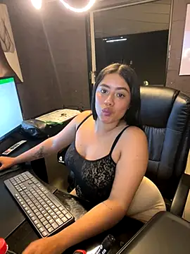 ElaaPerez online show from 10-10-25, 07:35