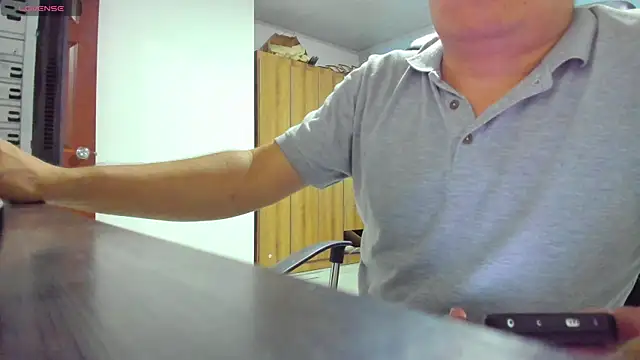 Snapshot of Jhonatan_Morales_S chatting on 12-21-24, 02:52 Jhonatan Morales S online show from 12-21-24, 02:52