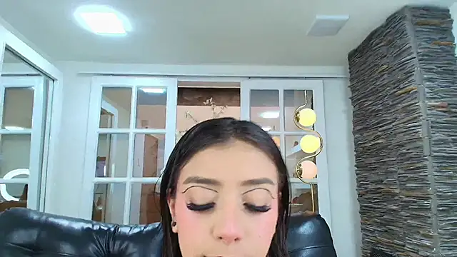 miss collins online show from 11-12-25, 05:57