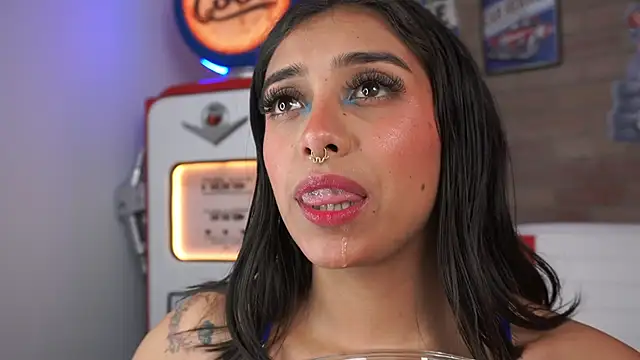 miss collins online show from 04-11-26, 07:18