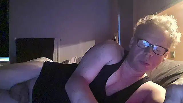 Snapshot of kinkyslet8 chatting on 10-13-25, 06:57 kinkyslet8 online show from 10-13-25, 06:57